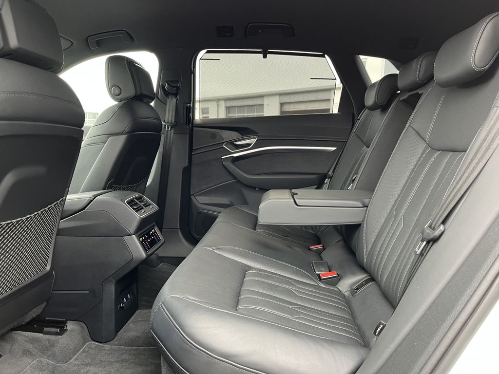 Audi e-tron 2022