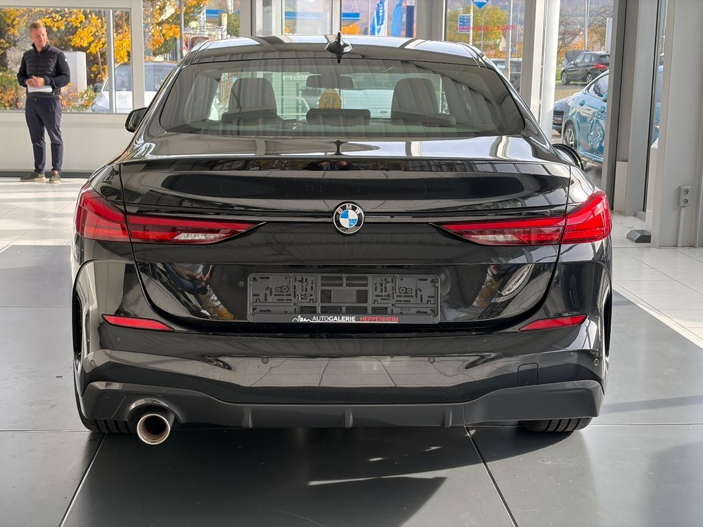 BMW 218 2023