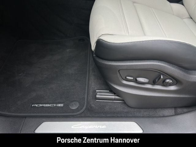 Porsche Cayenne 2025