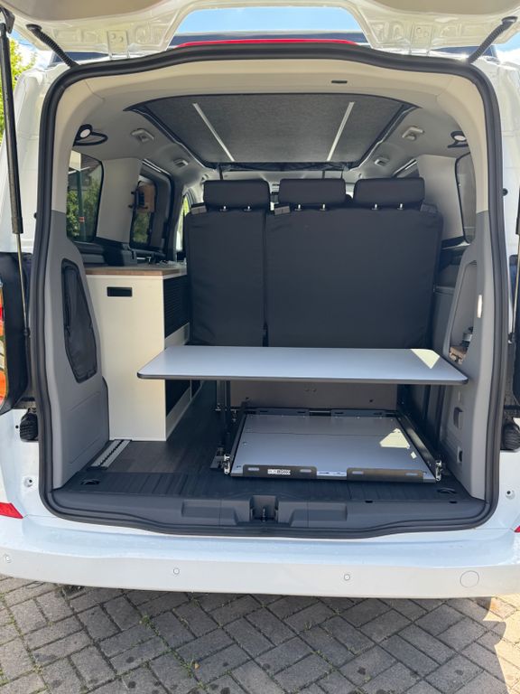 Ford Tourneo Custom 2025