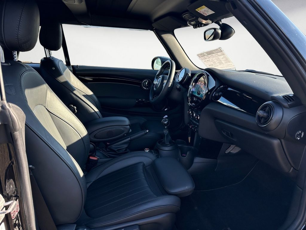 MINI Cooper Cabrio 2022