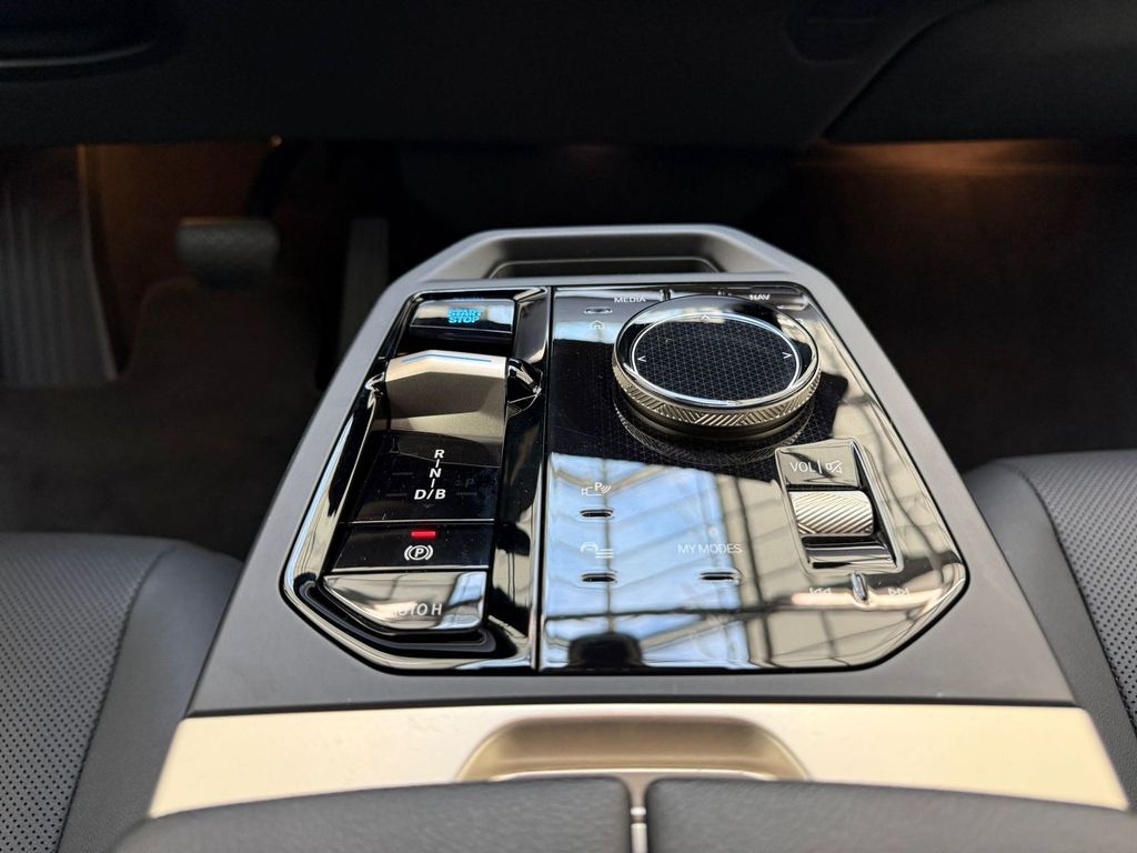 BMW iX 2023