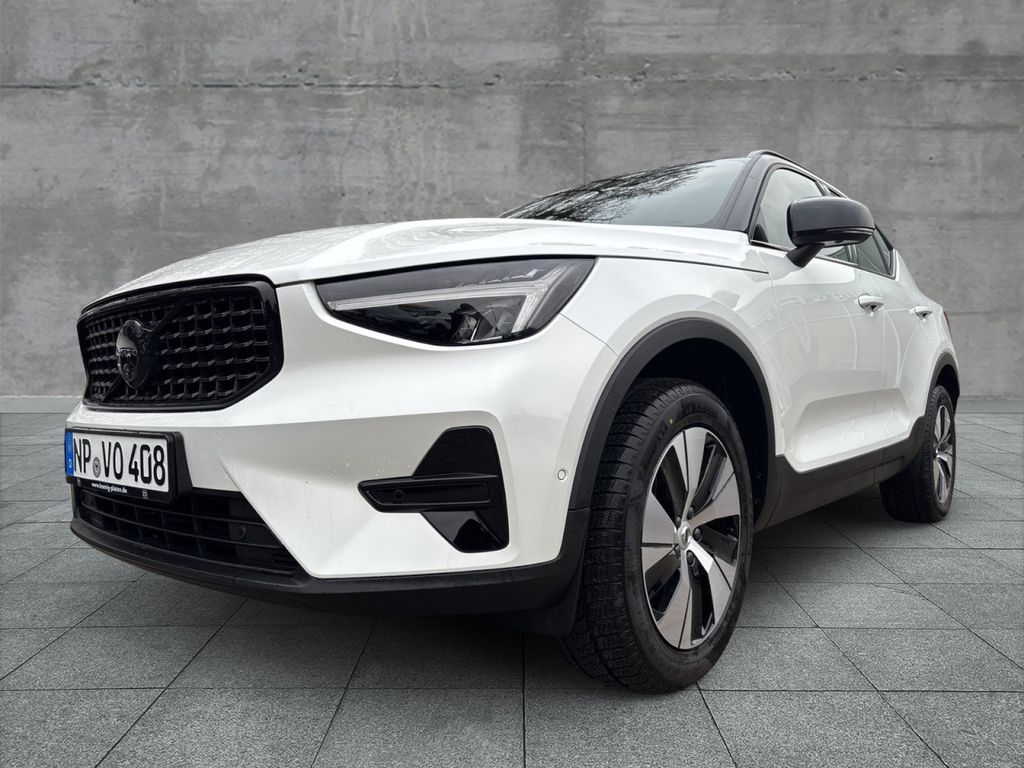 Volvo XC40 2025