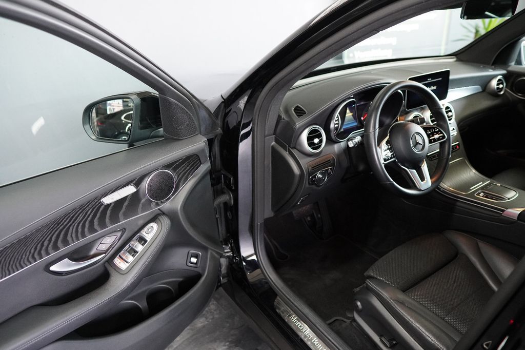 Mercedes-Benz GLC 300 2021