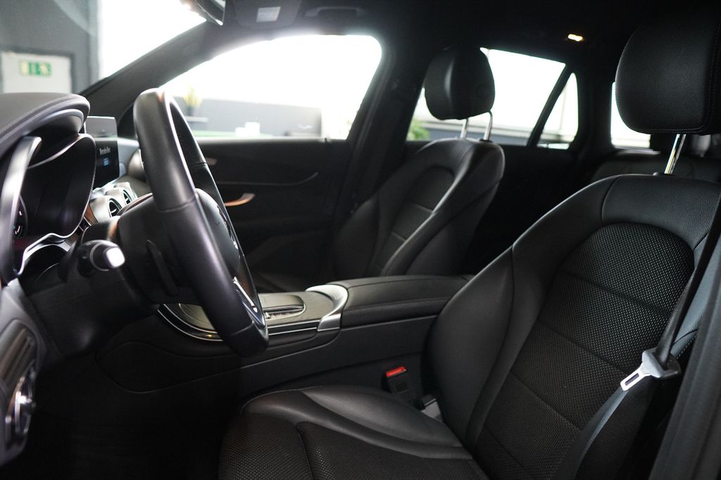 Mercedes-Benz GLC 300 2021