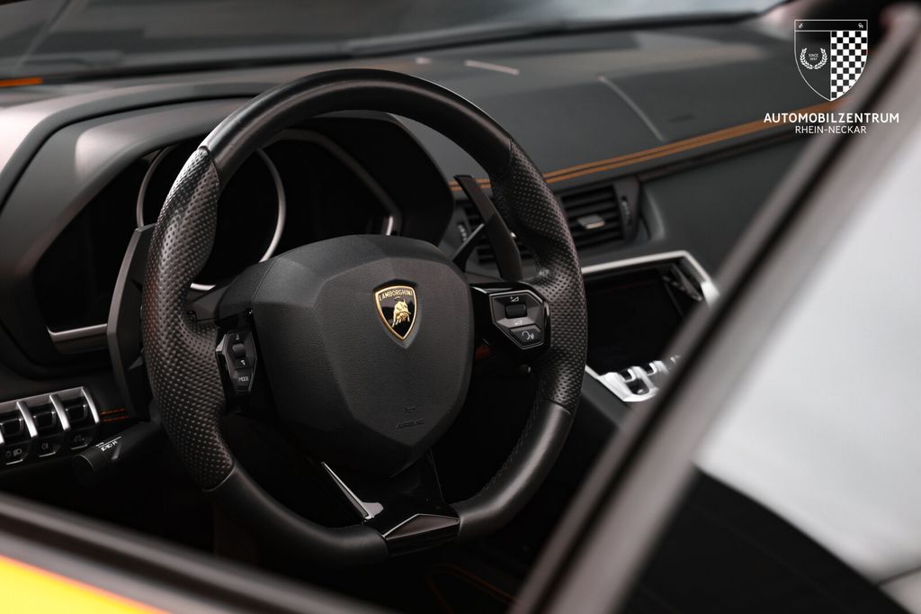 Lamborghini Aventador 2015