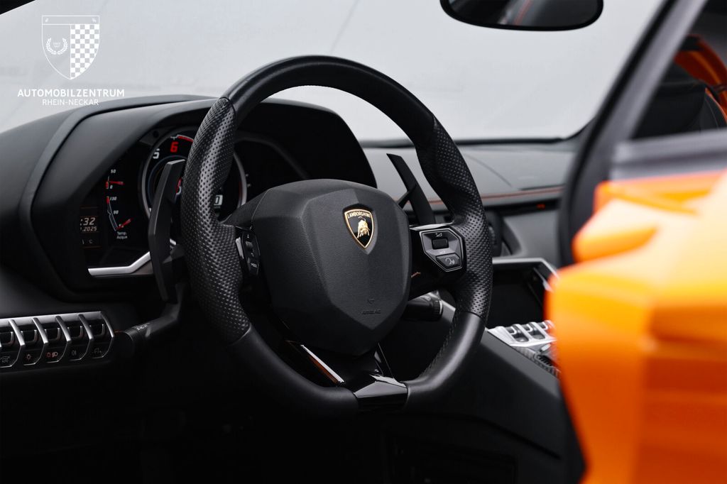 Lamborghini Aventador 2015