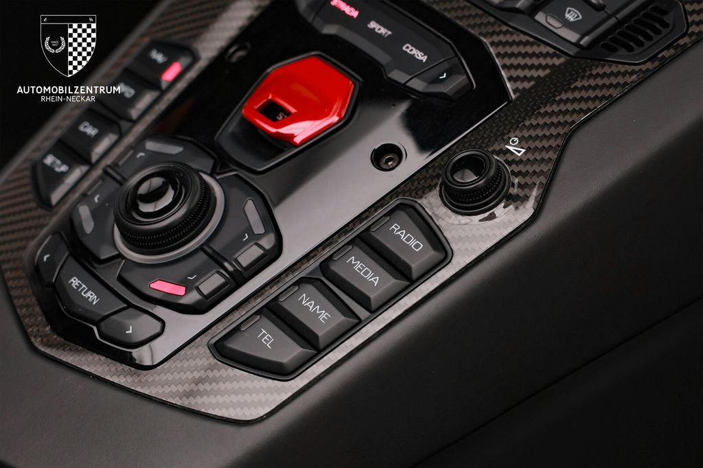 Lamborghini Aventador 2015