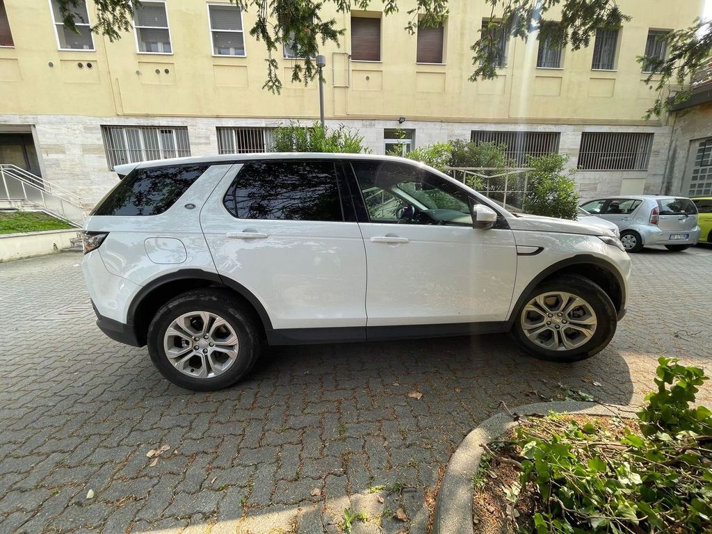 Land Rover Discovery Sport 2021