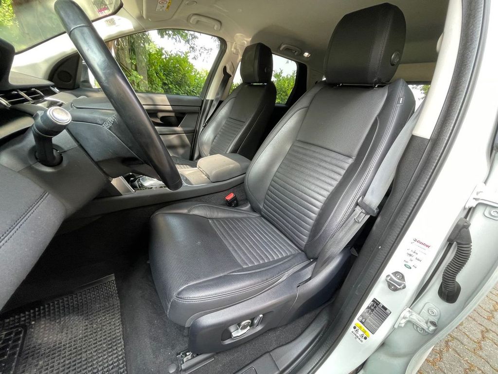 Land Rover Discovery Sport 2021