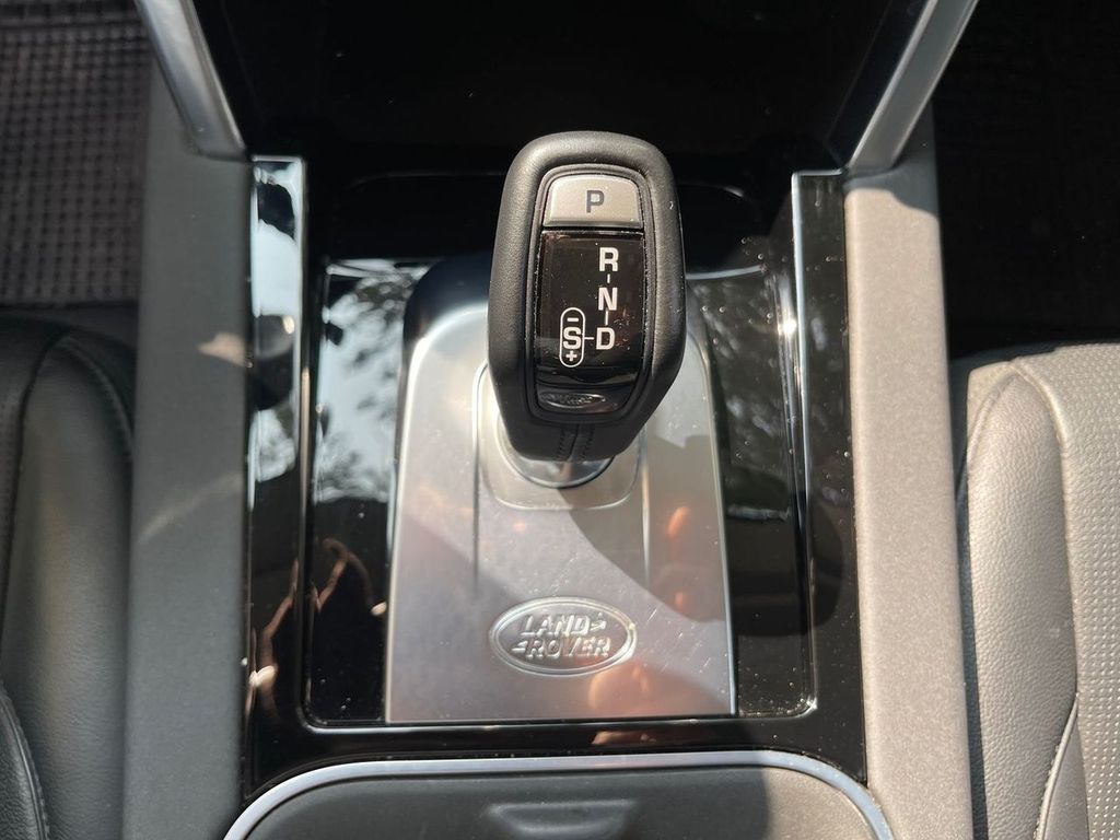 Land Rover Discovery Sport 2021