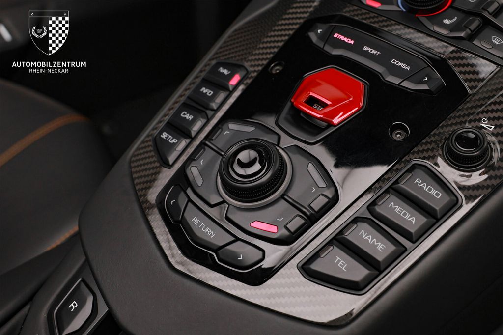 Lamborghini Aventador 2015