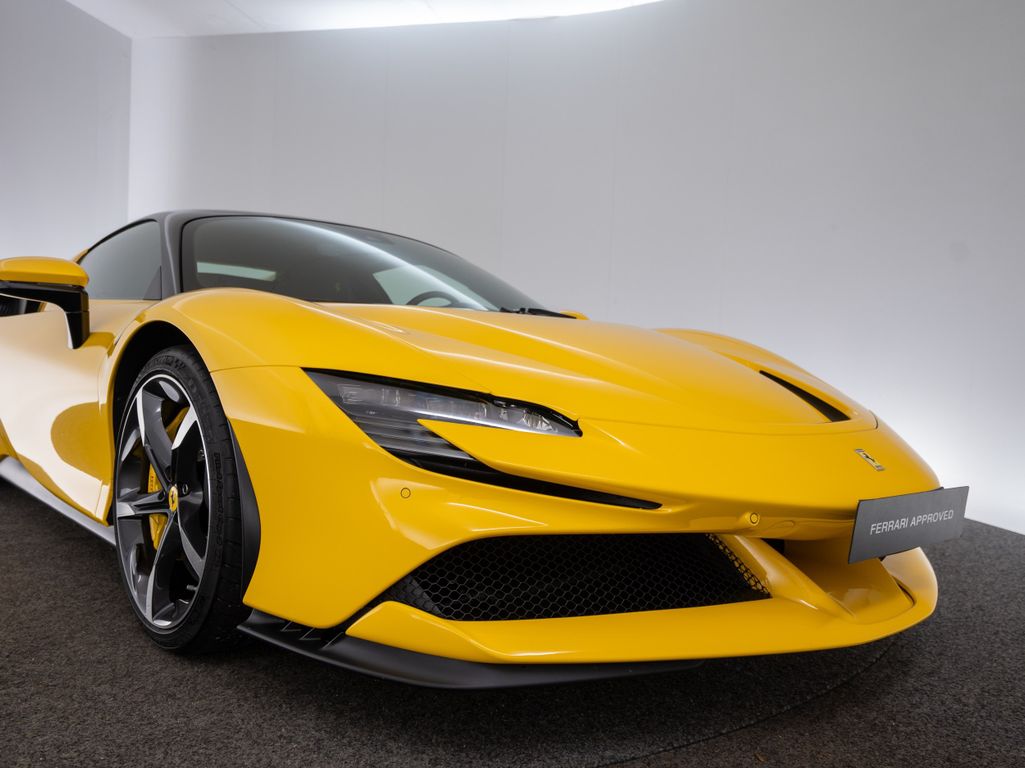 Ferrari SF90 2022