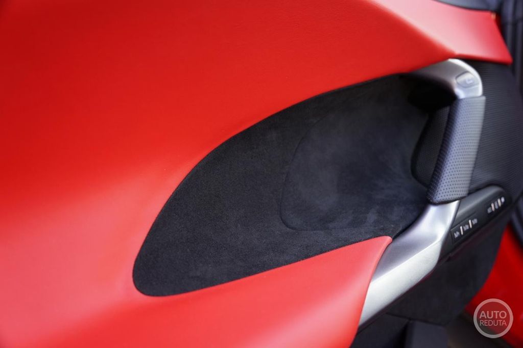 Ferrari 296 GTB 2024