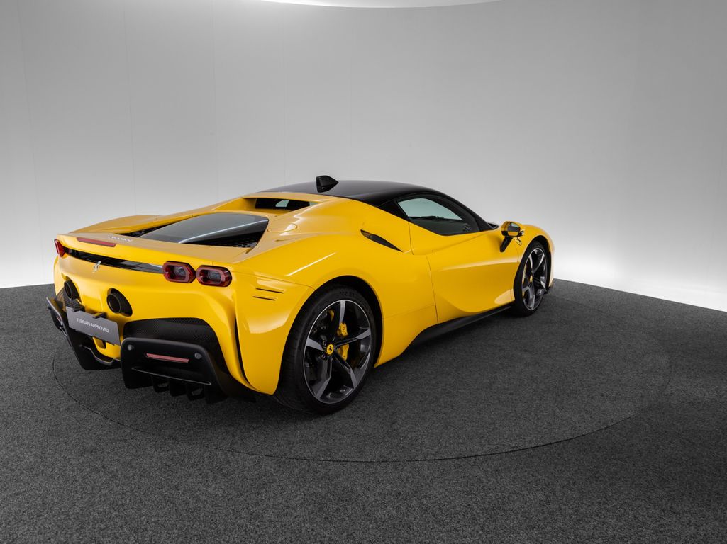 Ferrari SF90 2022