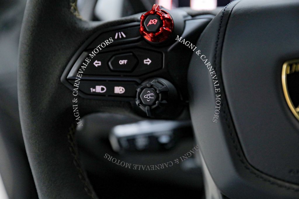 Lamborghini Revuelto 2024