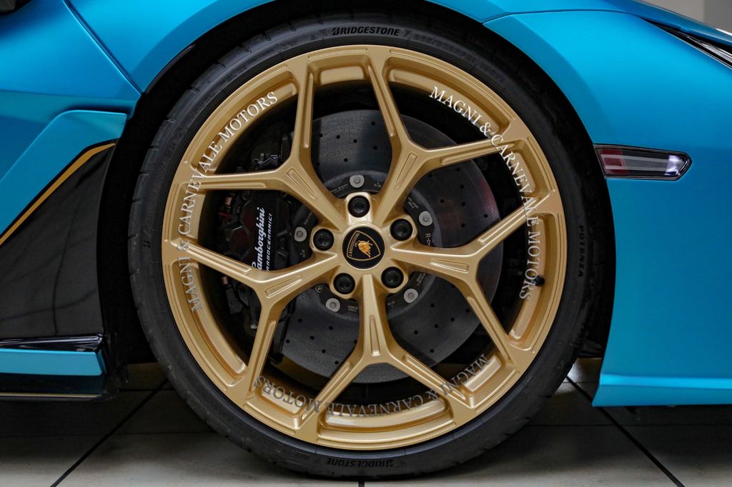 Lamborghini Revuelto 2024