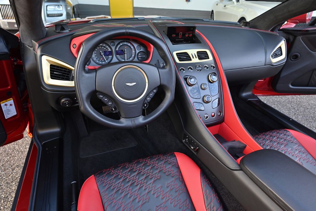 Aston Martin Vanquish 2019