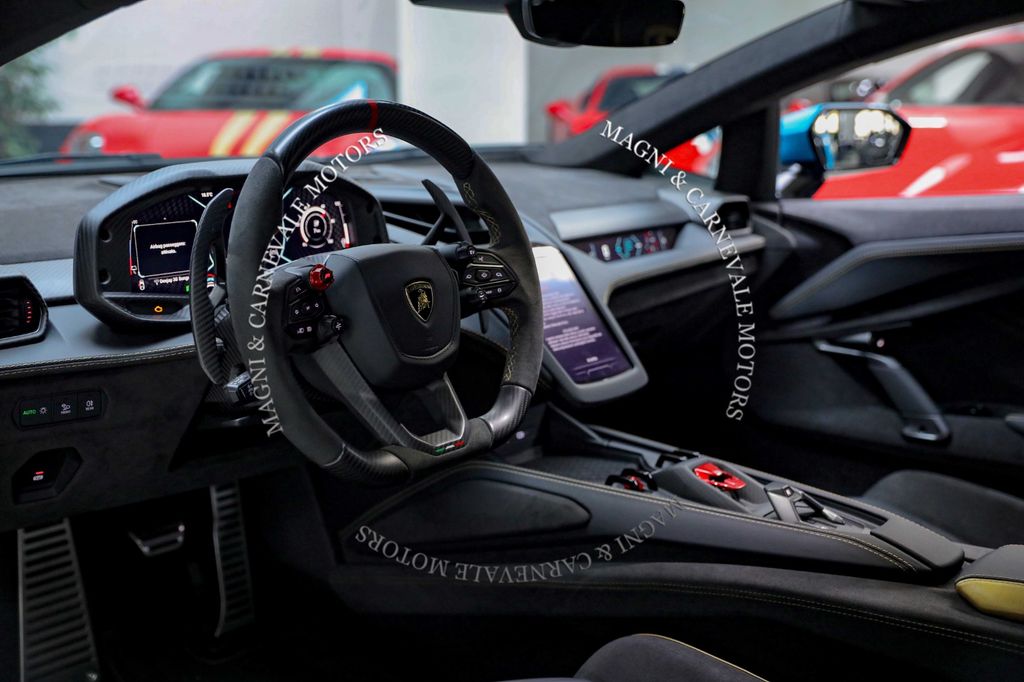 Lamborghini Revuelto 2024