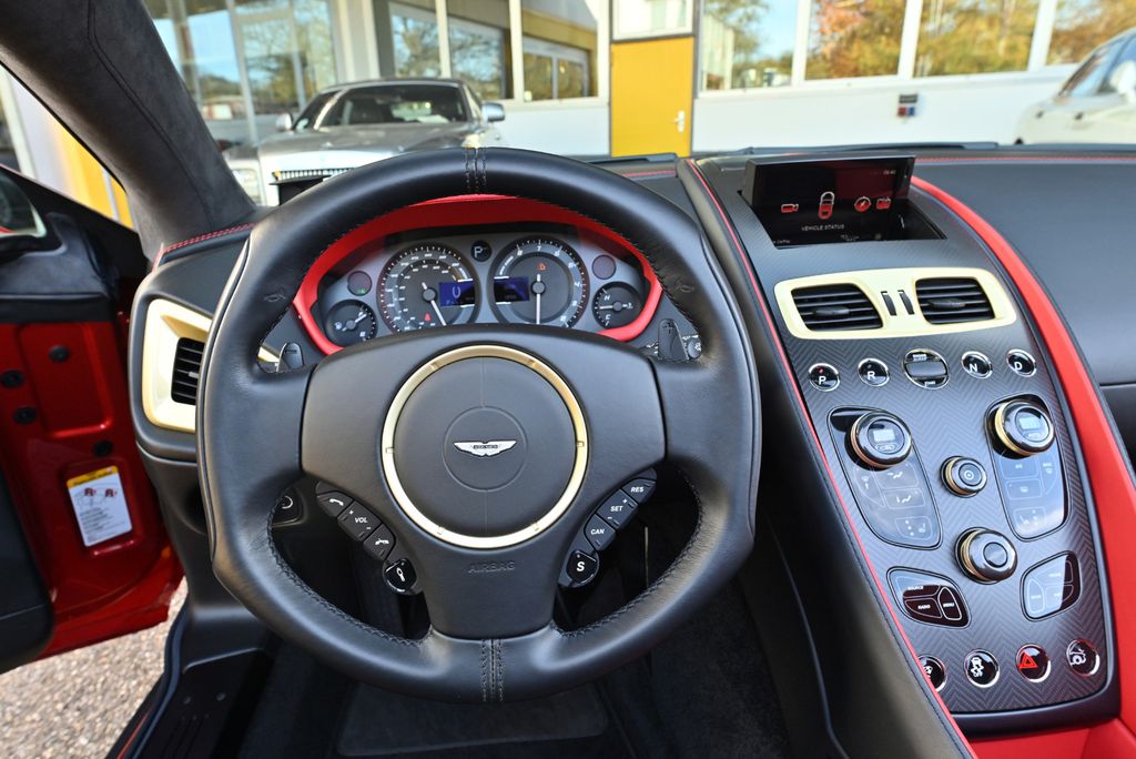 Aston Martin Vanquish 2019