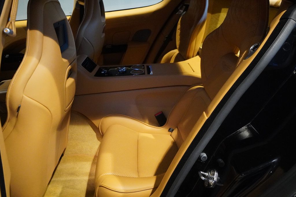 Aston Martin Rapide 2016