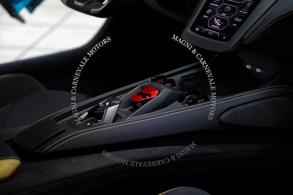 Lamborghini Revuelto 2024