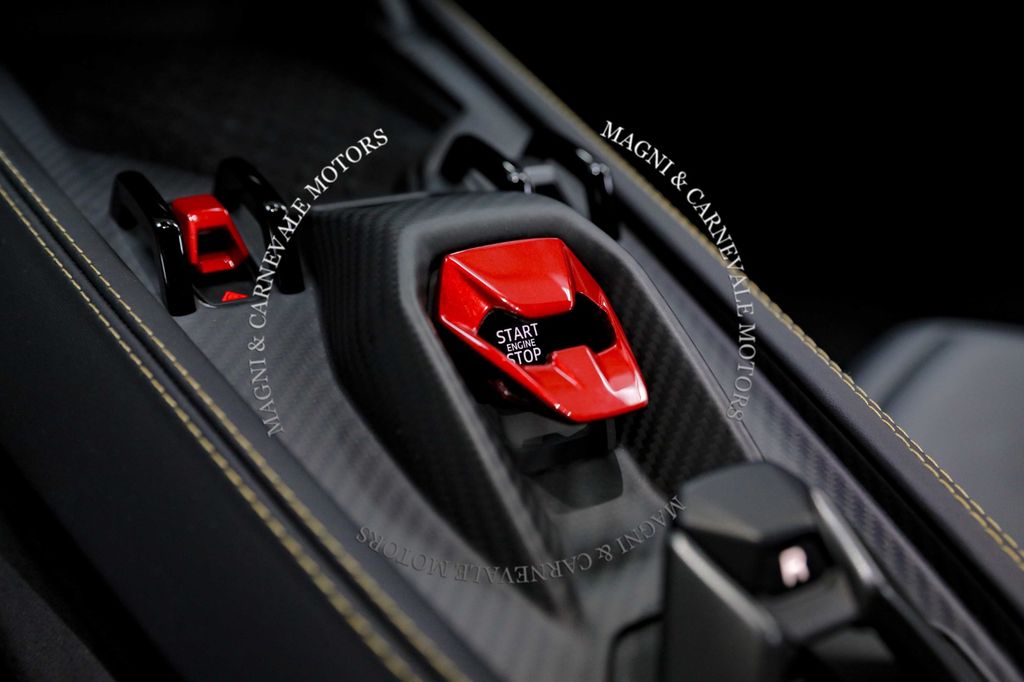 Lamborghini Revuelto 2024
