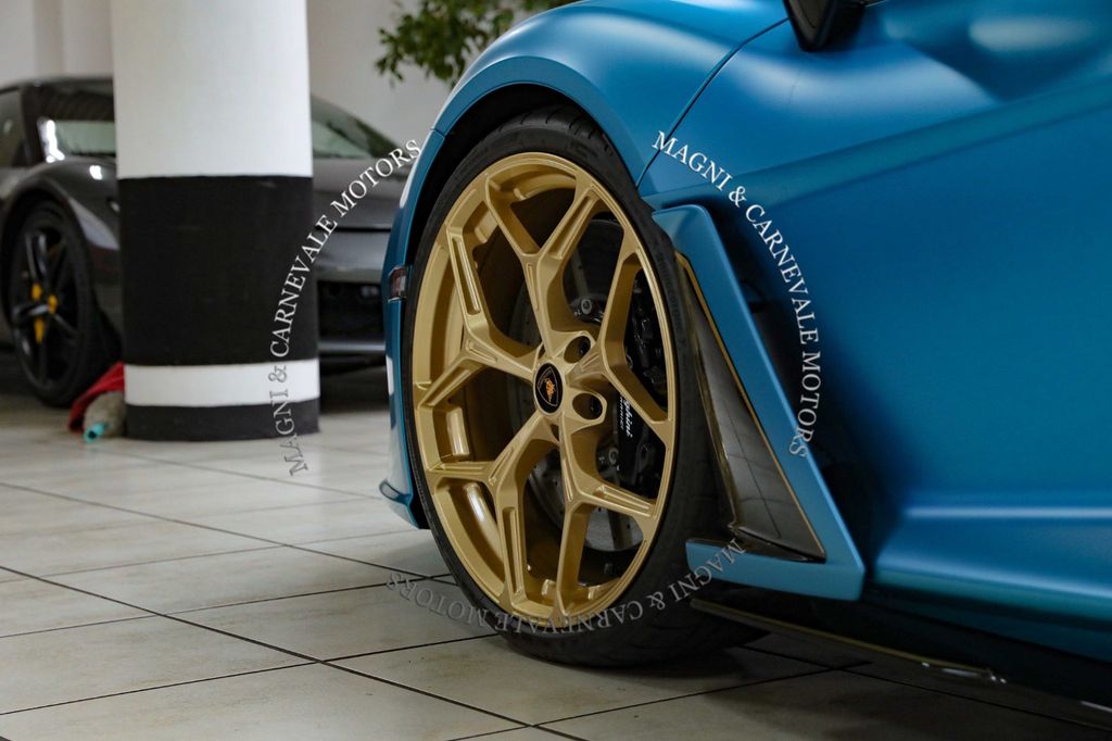 Lamborghini Revuelto 2024