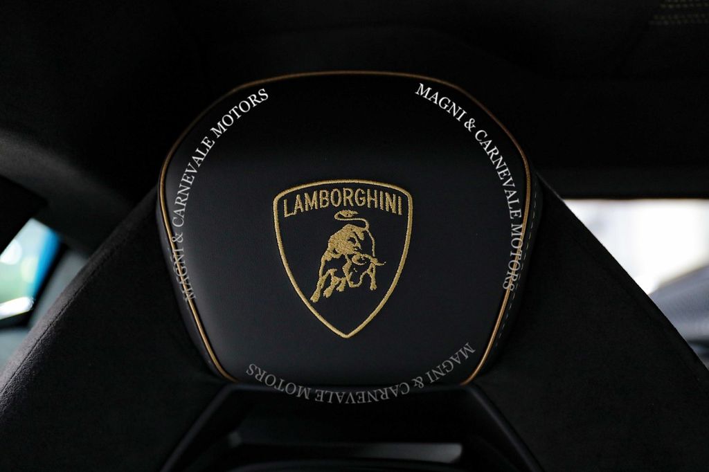 Lamborghini Revuelto 2024