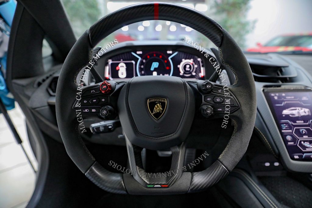 Lamborghini Revuelto 2024