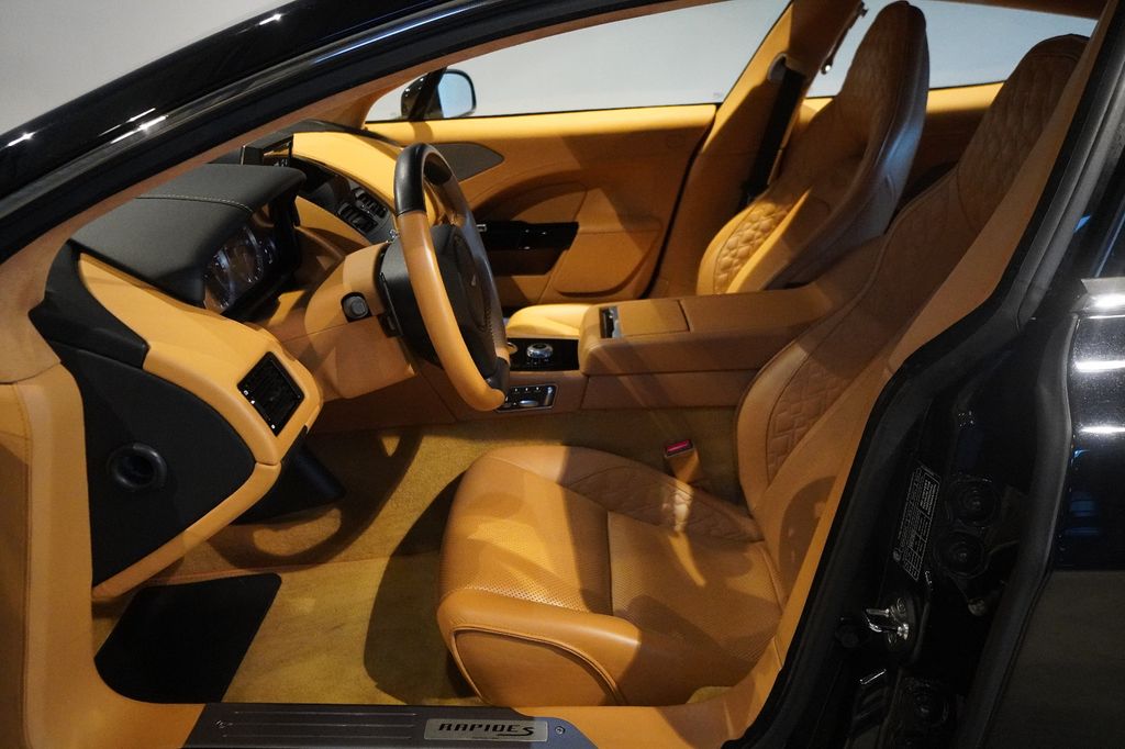 Aston Martin Rapide 2016