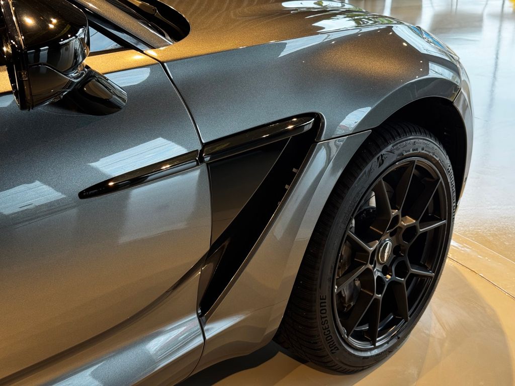 Aston Martin DBX 2021