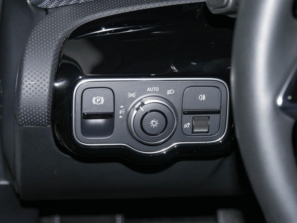 Mercedes-Benz A 180 2024