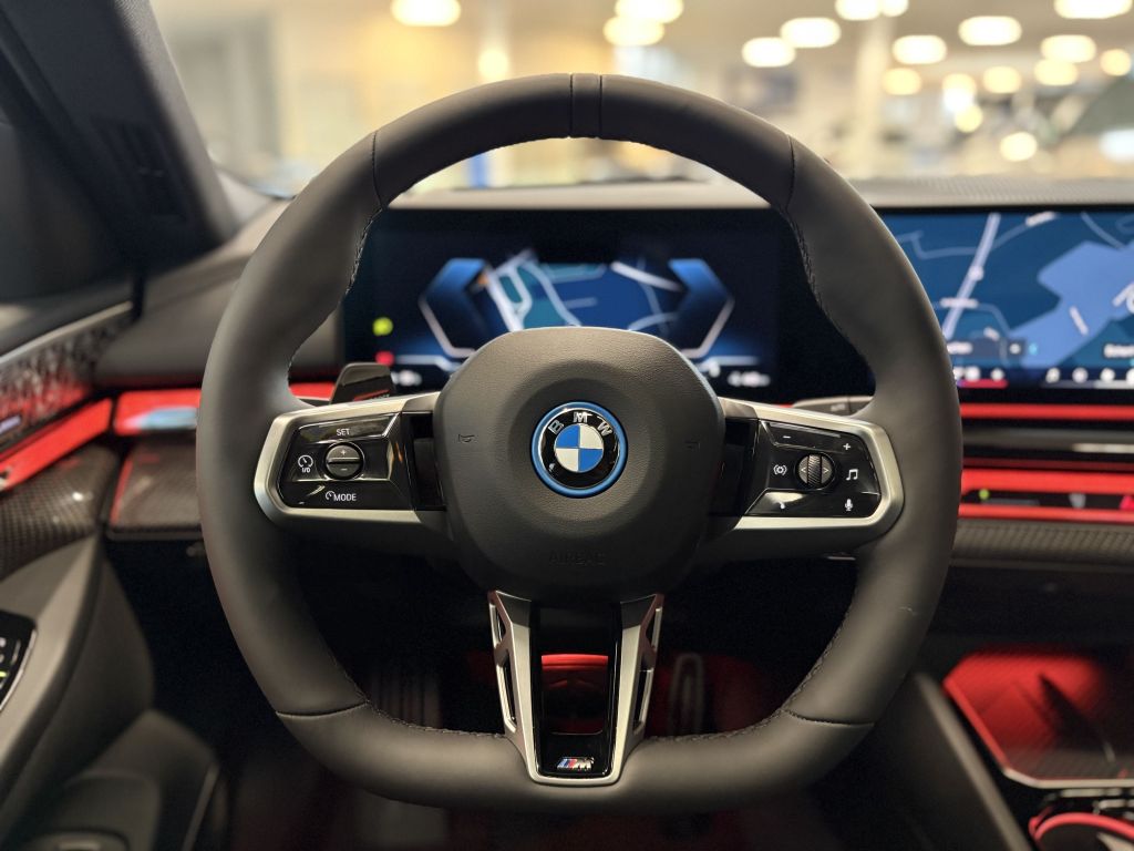 BMW i5
