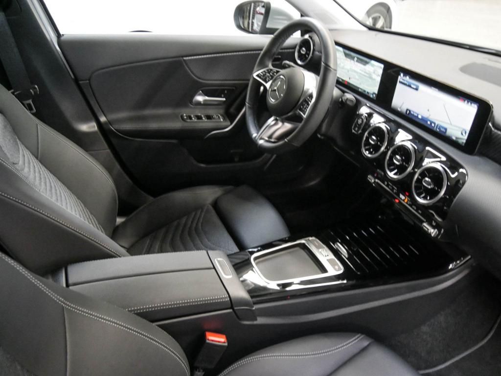 Mercedes-Benz A 180 2024