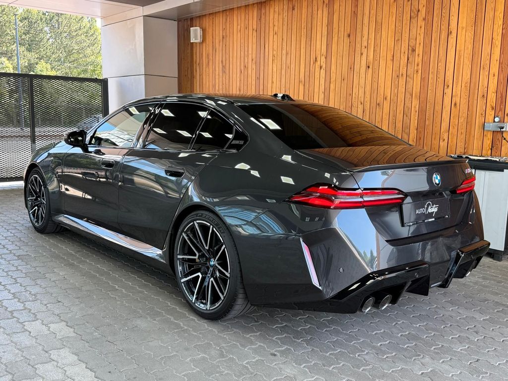 BMW M5 2025