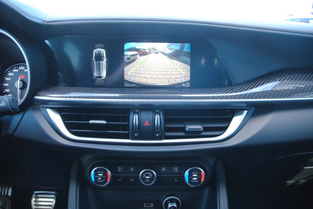 Alfa Romeo Stelvio 2021