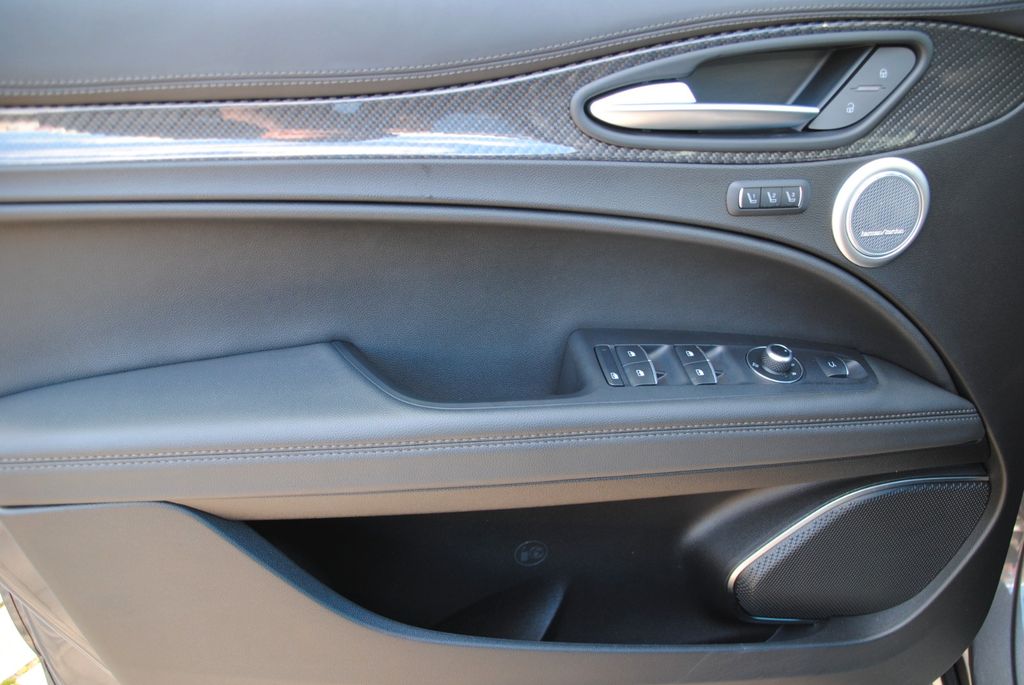 Alfa Romeo Stelvio 2021