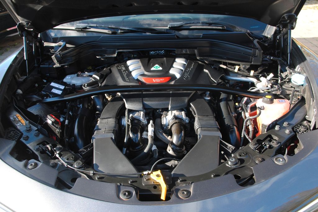 Alfa Romeo Stelvio 2021