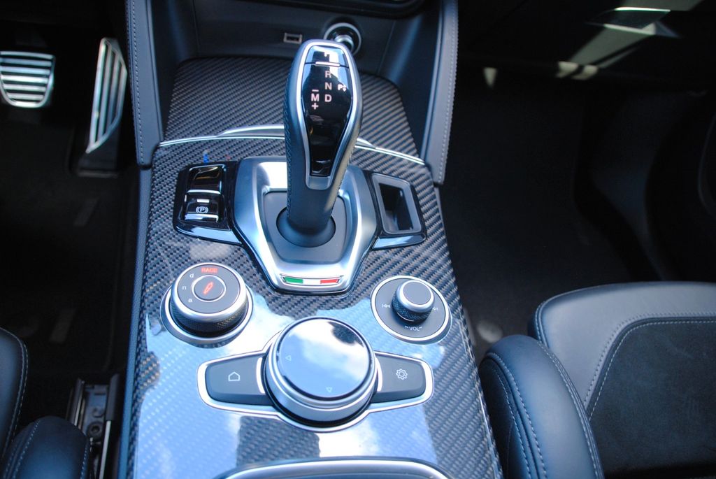 Alfa Romeo Stelvio 2021