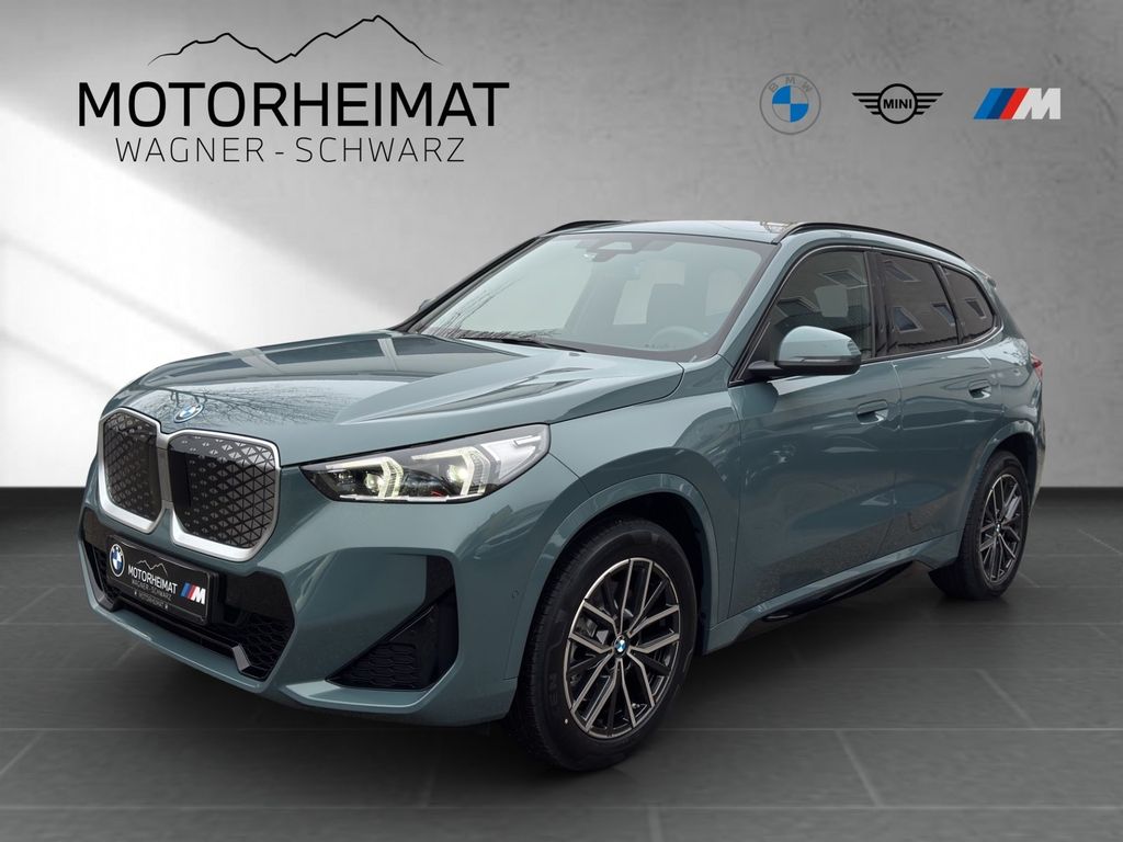 BMW iX1