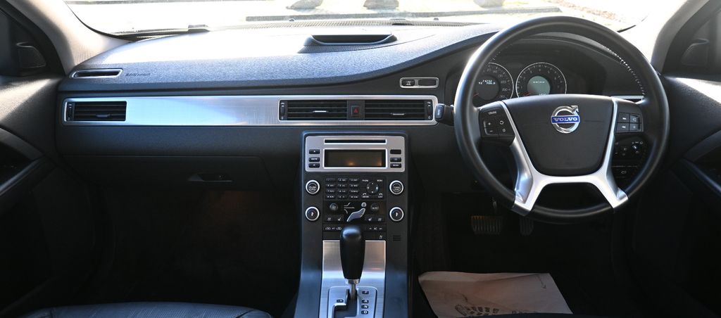 Volvo V70 2011