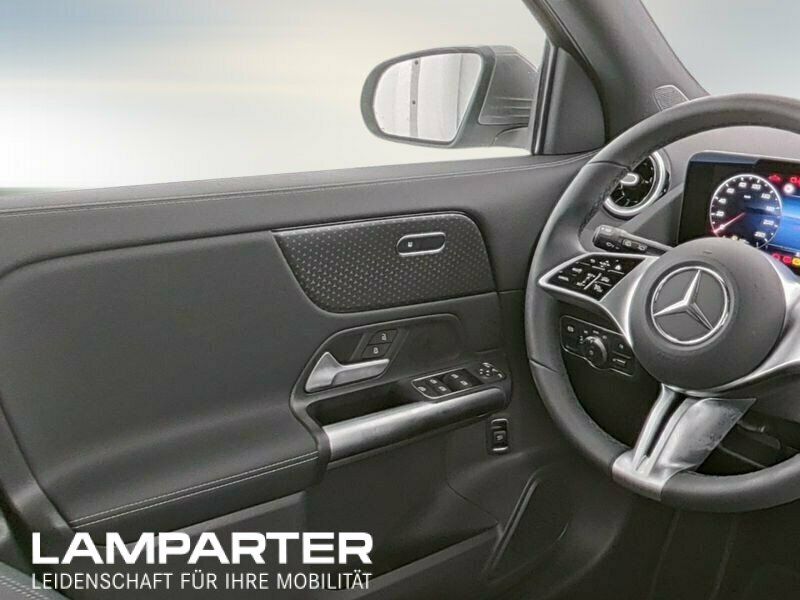 Mercedes-Benz GLA 180 2024