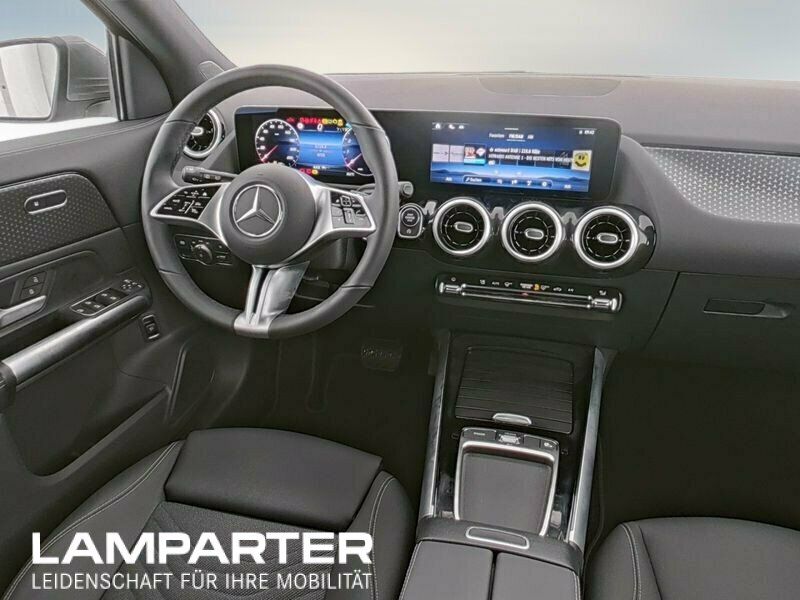 Mercedes-Benz GLA 180 2024