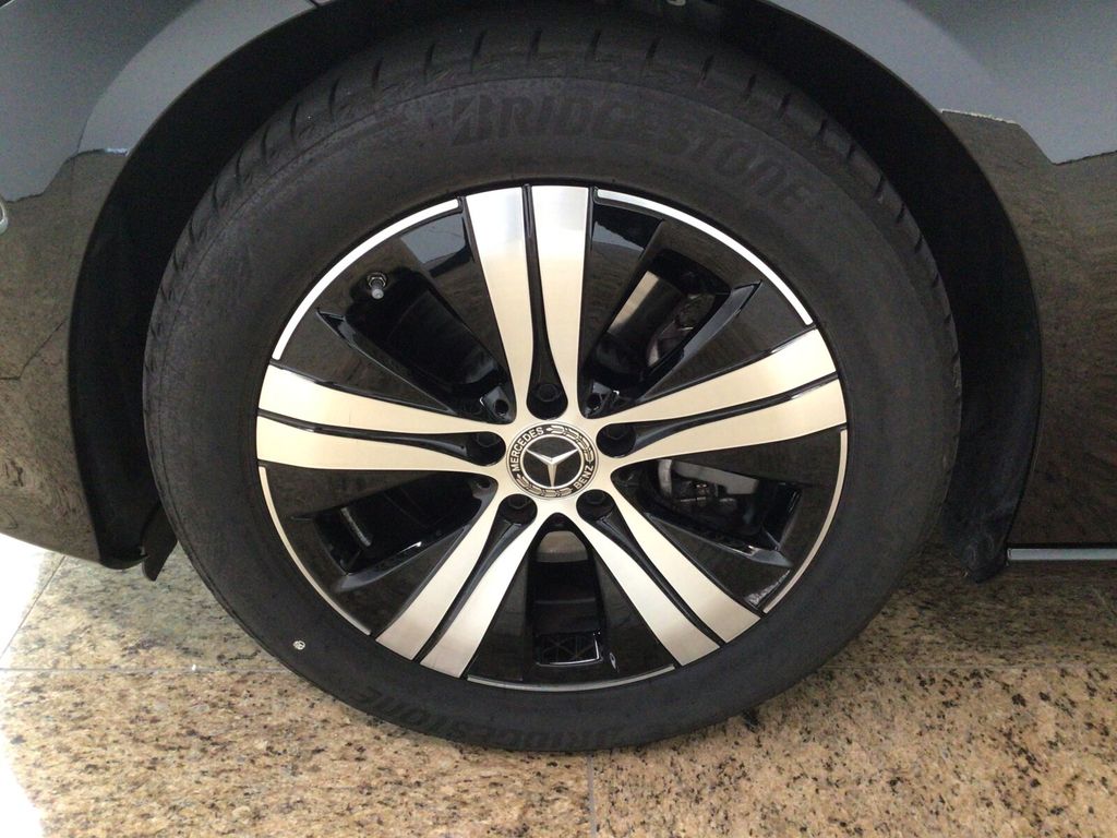 Mercedes-Benz C 200 2024