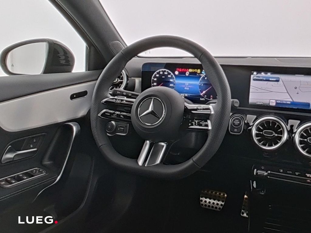 Mercedes-Benz A 180 2025