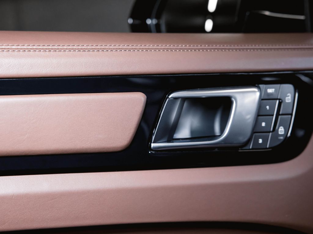 Porsche Cayenne 2023