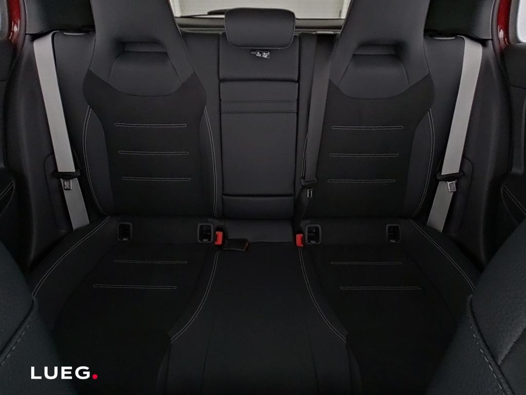 Mercedes-Benz A 180 2025