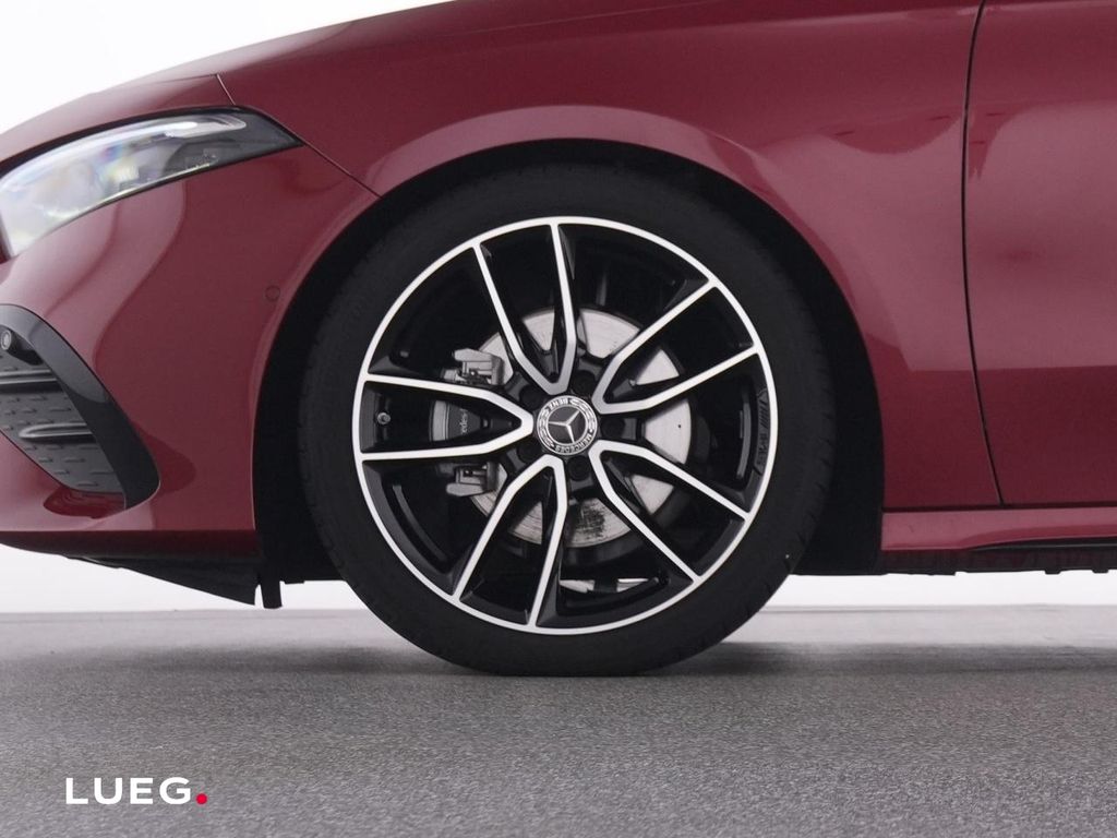 Mercedes-Benz A 180 2025