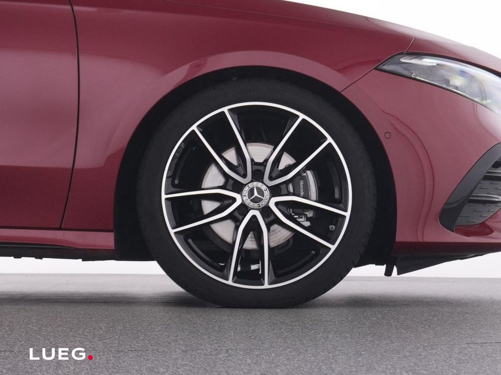 Mercedes-Benz A 180 2025